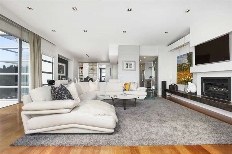 169 Lake Crescent Hamilton Lake_6