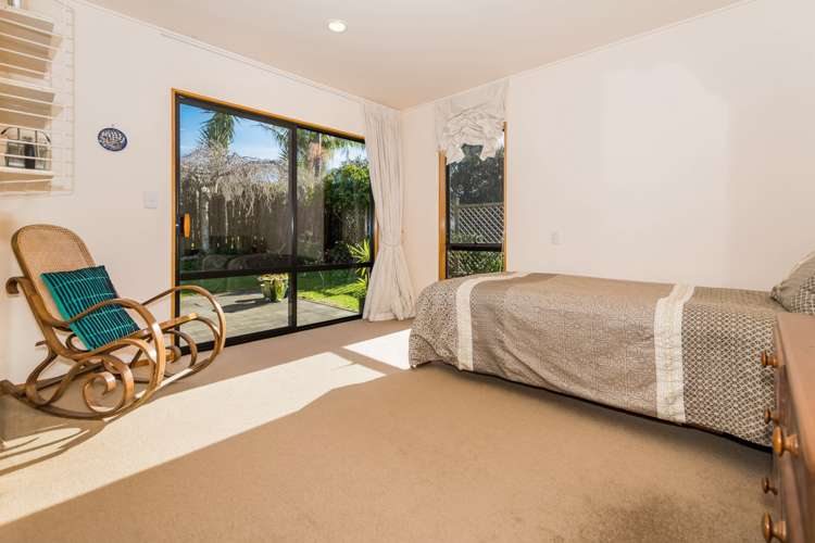 2/21 Seaview Avenue Northcote_18