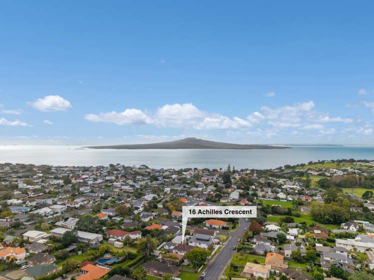 16 Achilles Crescent Narrow Neck_24