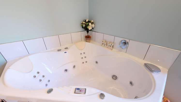 14 Country Place Allenton_18