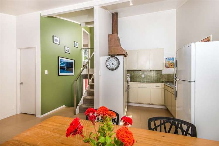 2/32 Jacaranda Avenue Beach Haven_6