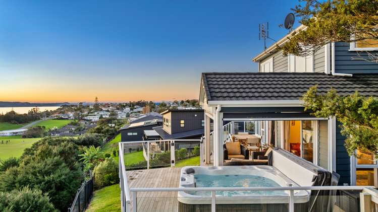 8 Waititiro Rise Stanmore Bay_28