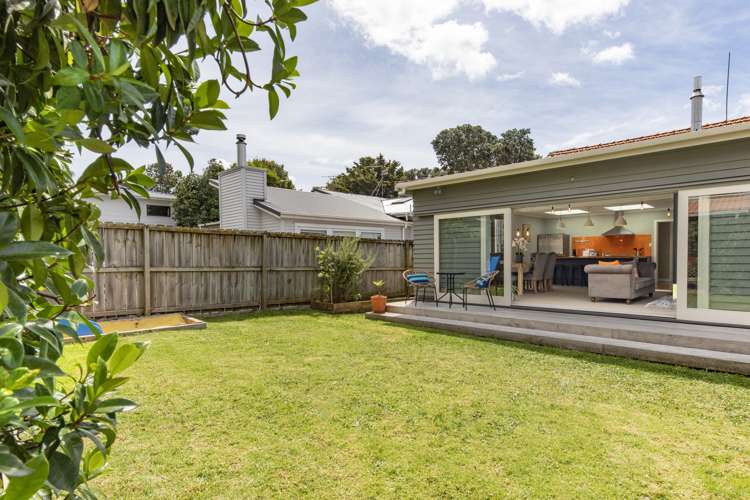 14 Houpara Street One Tree Hill_17