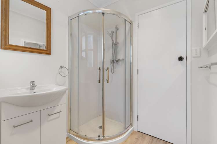 1/22 Inverness Road Browns Bay_5