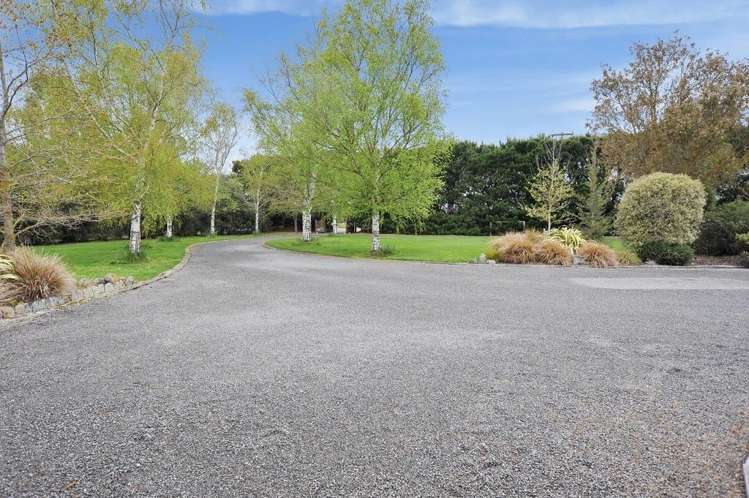 454 Johns Road Fernside_35