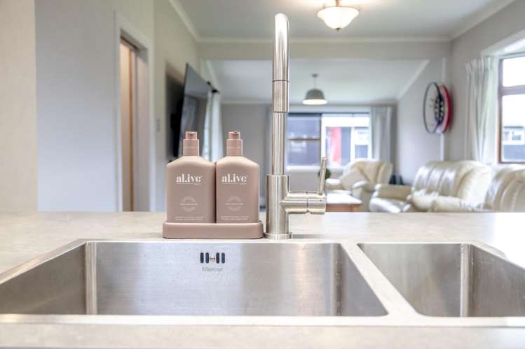 33 Main Road Harihari_31