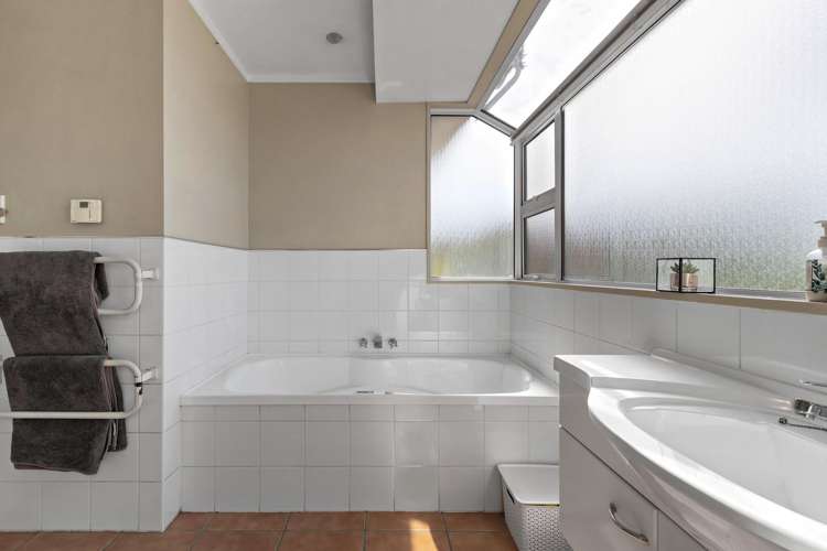 12 Newcastle Street Clyde_19