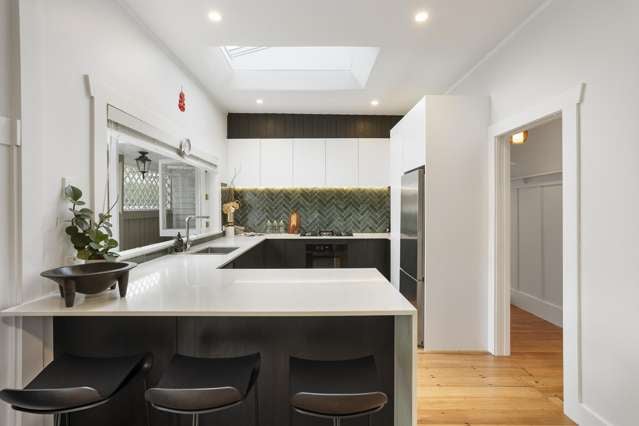 7 Mons Avenue Mount Roskill_2