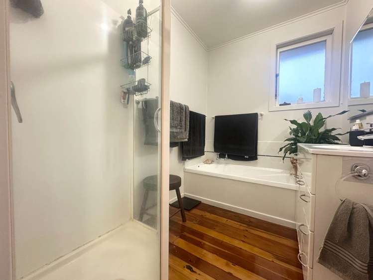 12 Amberley Avenue Te Atatu South_14