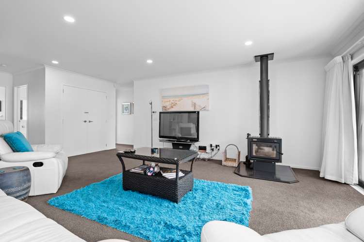 8 Stace Hopper Drive One Tree Point_20