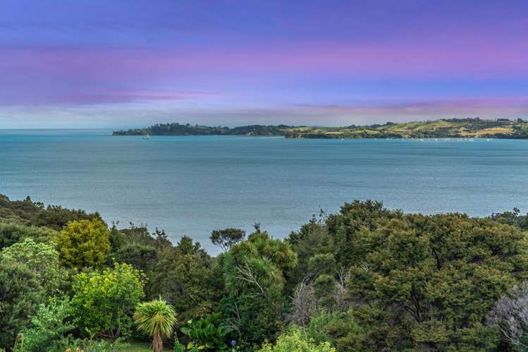 2 Puriri Place Sandspit_35