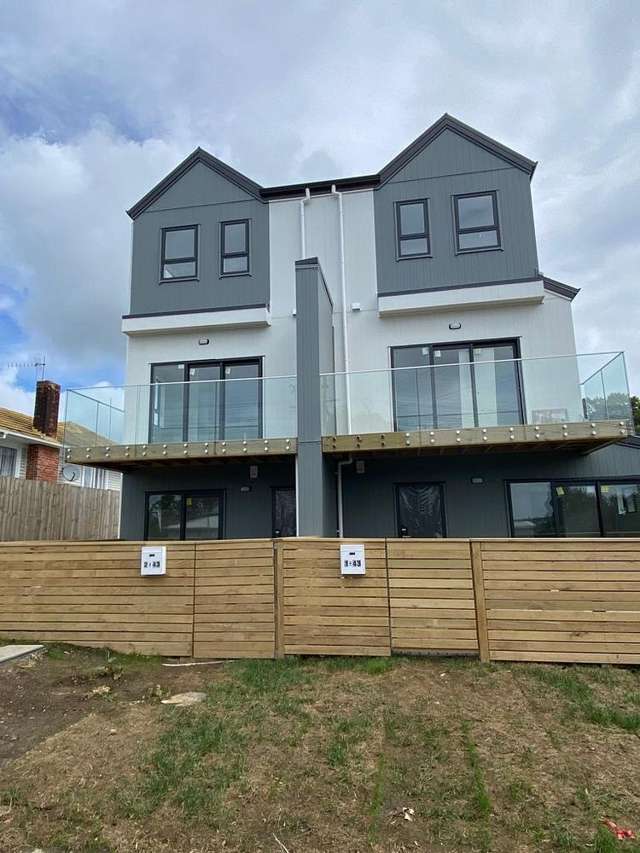 Spacious 2-Bedroom Townhouse - Ranui