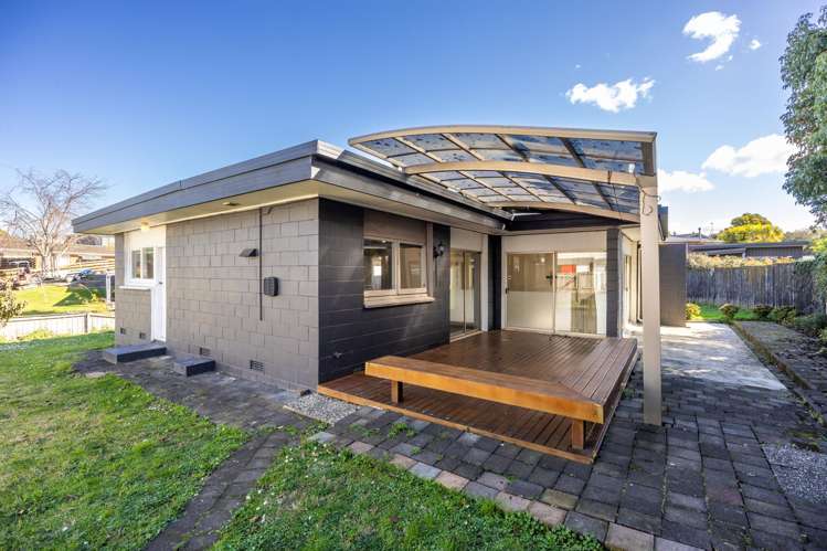 25 Meadway Sunnyhills_3