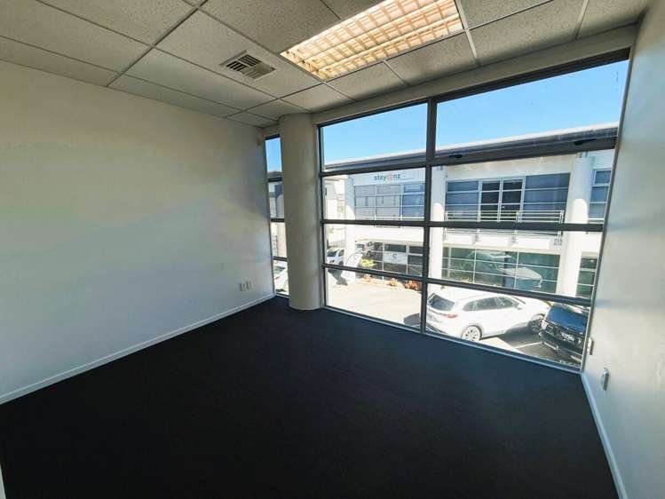 15B Leslie Hills Drive City Centre_6