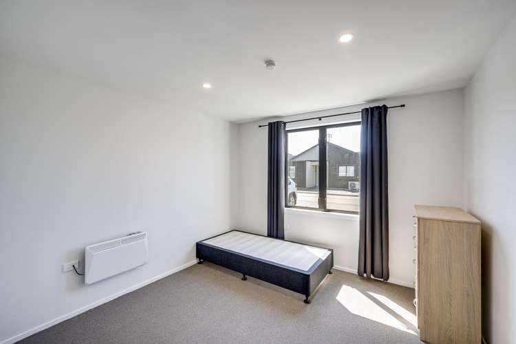 Units 1, 2 and 6/1018 Plunket Street St Leonards_12