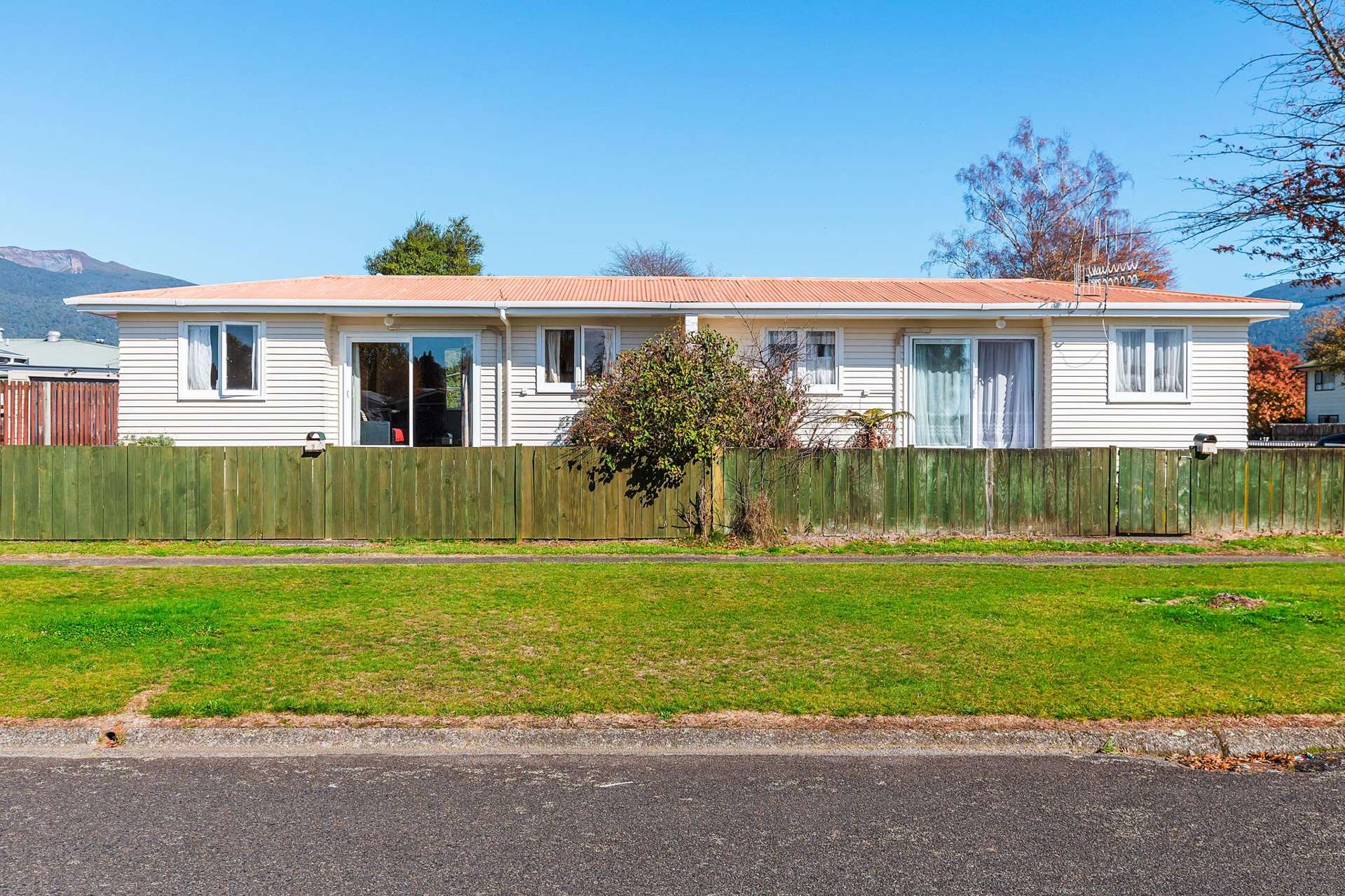 2 Te Mitiotu Grove Turangi_0