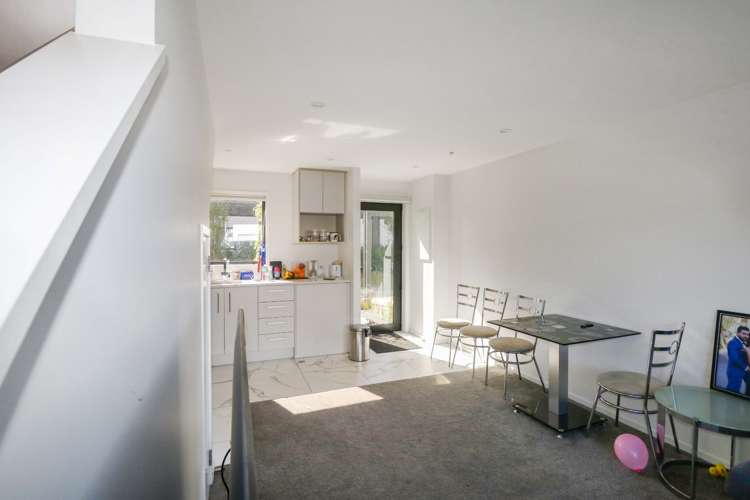 6/10 Avery Grove Boulcott_3