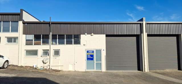 VERSATILE 143M² INDUSTRIAL UNIT - SILVERDALE
