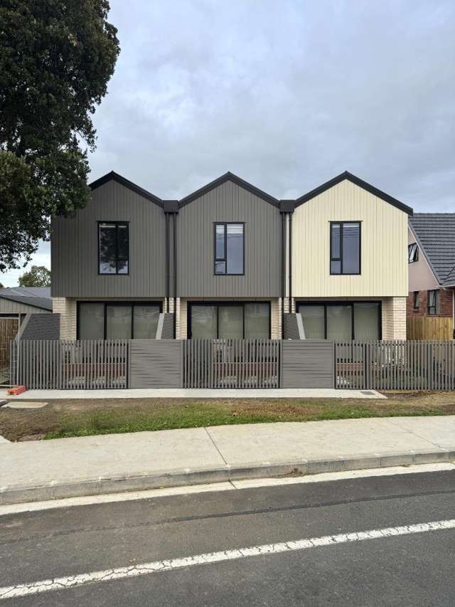 Brand New, Spacious 2-Bedroom, 2-Level Townhouses for Rent – Te Atatū Peninsula