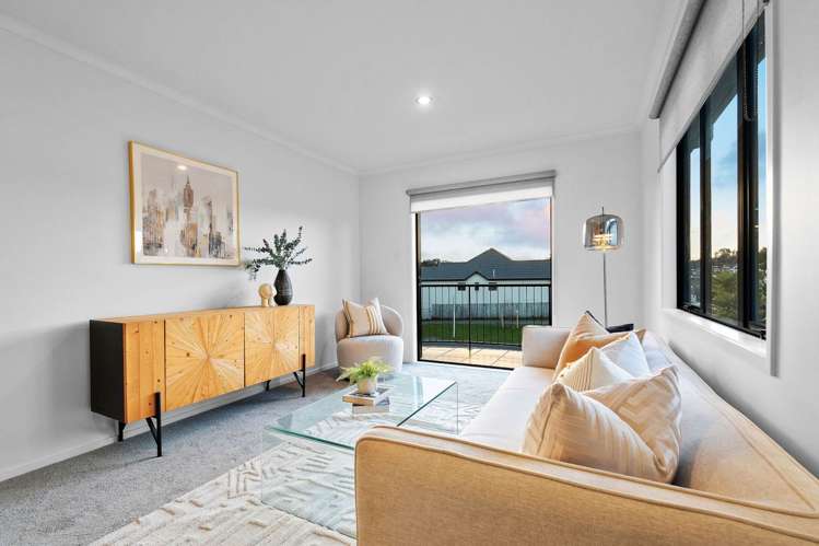 86 Fields Parade Oteha_5