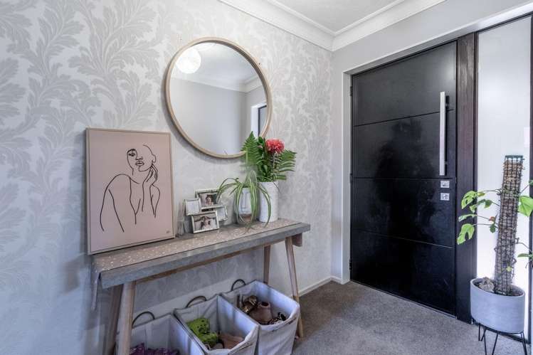 700 Queens Drive Waikiwi_14