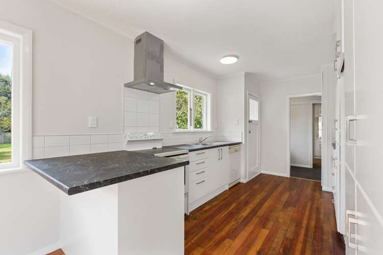 64 Sutton Crescent Papakura_8