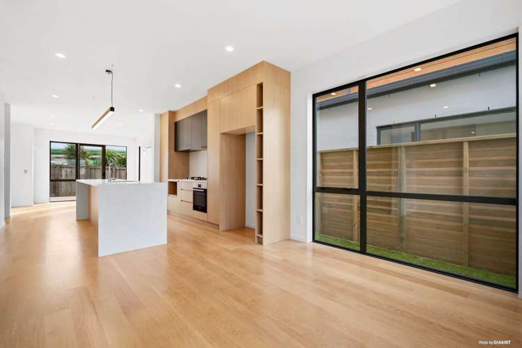 6 Whakaora Lane Flat Bush_23