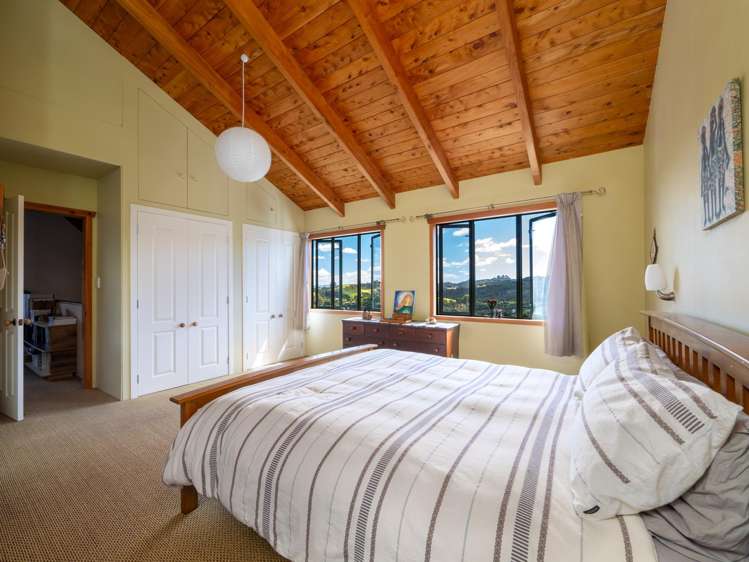 18 Lichen Grove Russell_13