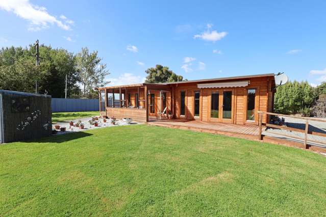 Charming Modern Cottage Retreat!