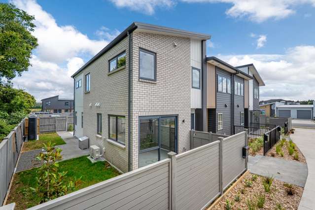Stylish Living in Park Green, Karaka