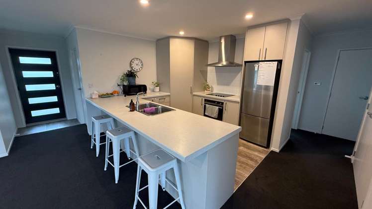17 Hills View Drive Papamoa_4
