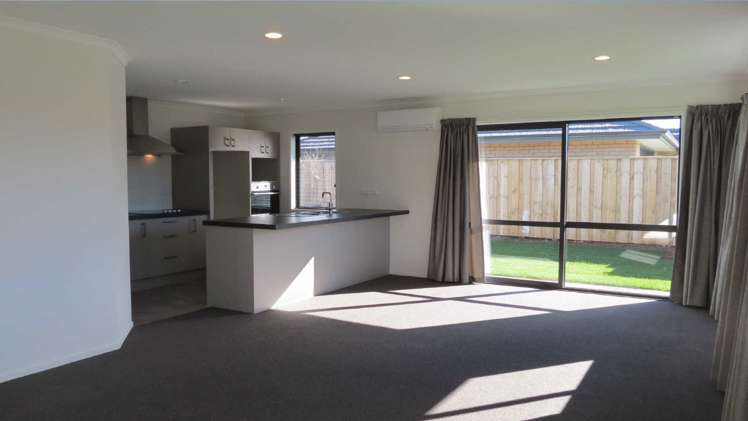 61 Farnborough Way Rolleston_3