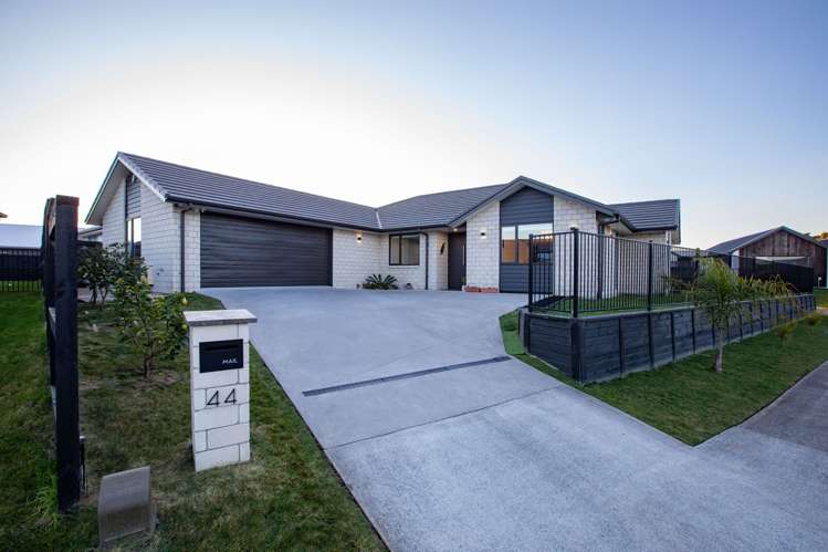 44 The Meadows Drive_0