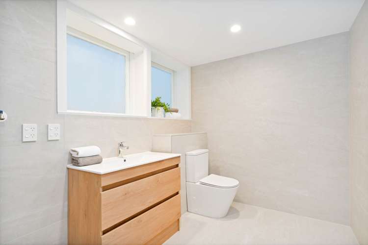 96 Pupuke Road Hillcrest_26