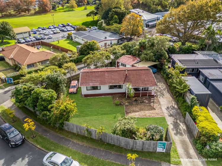 27 Ray Small Drive Papakura_14