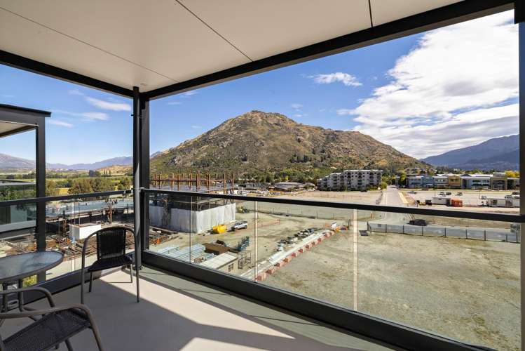 409/34 Red Oaks Drive_4