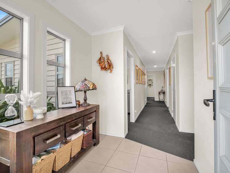 9 Majestic Way Kelvin Grove_6