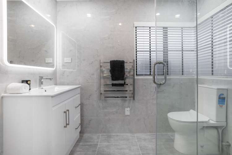 6 Fairchild Avenue Goodwood Heights_11