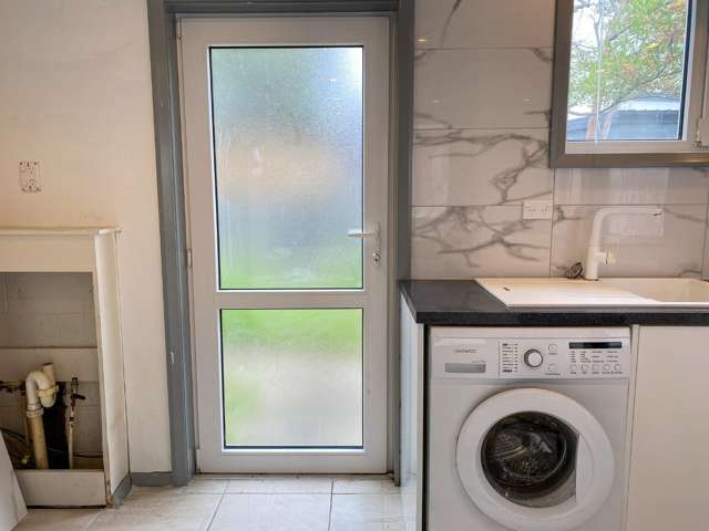 8/21 Olliviers Road Phillipstown_2