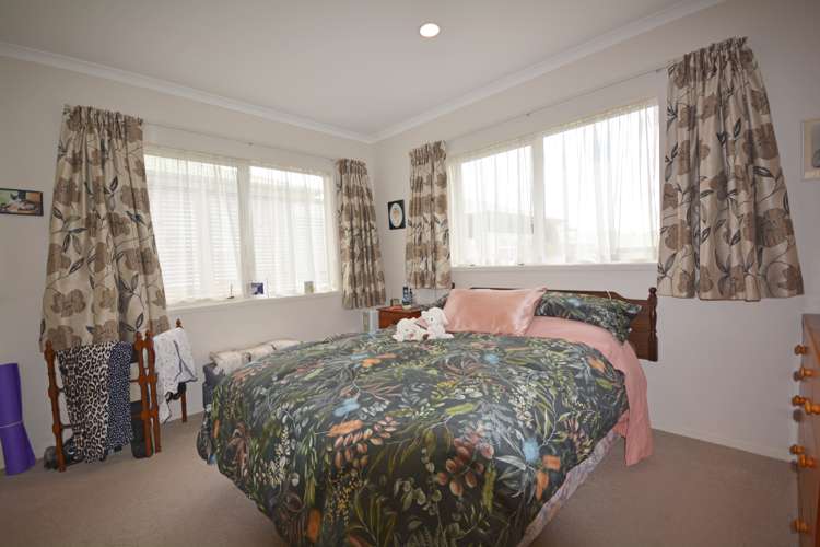 37/8 Village Place Tuakau_6