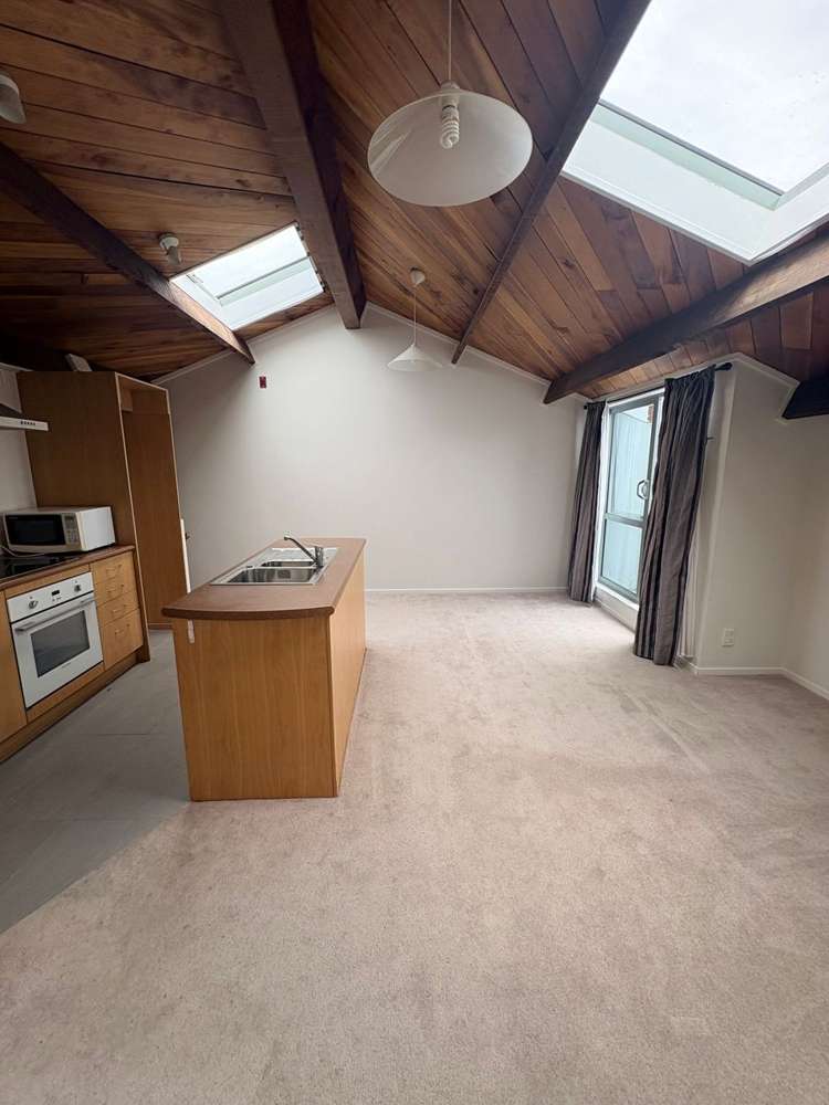 21/220 Thorndon Quay_3