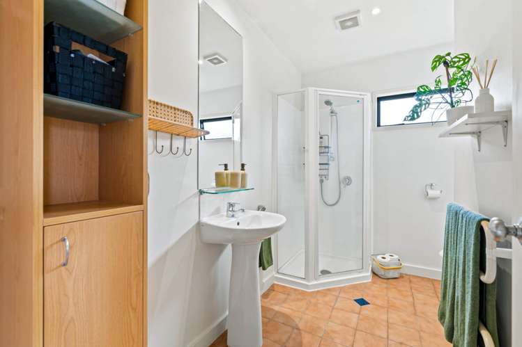 83/2 Armoy Drive East Tamaki_11