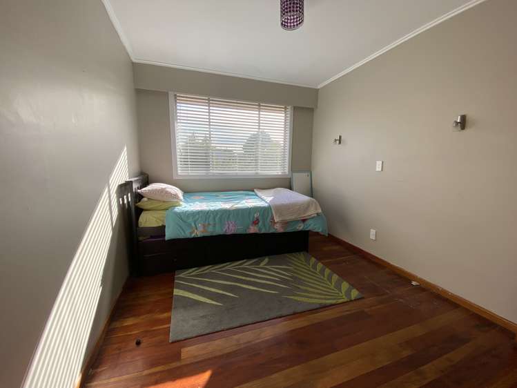 1/61 Royal View Road Te Atatu South_9