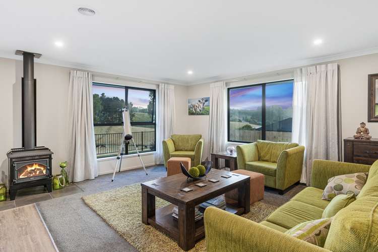 2 Raptor Way Welcome Bay_13