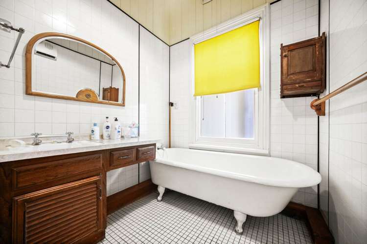 12 Bridge View Road Birkenhead_28