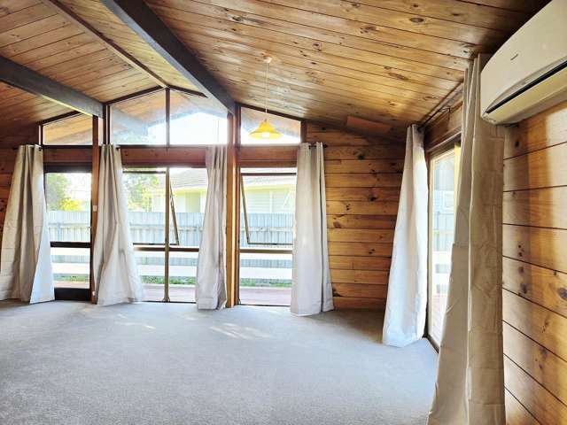 Cozy Family Living in a Kid Friendly Neighbourhood