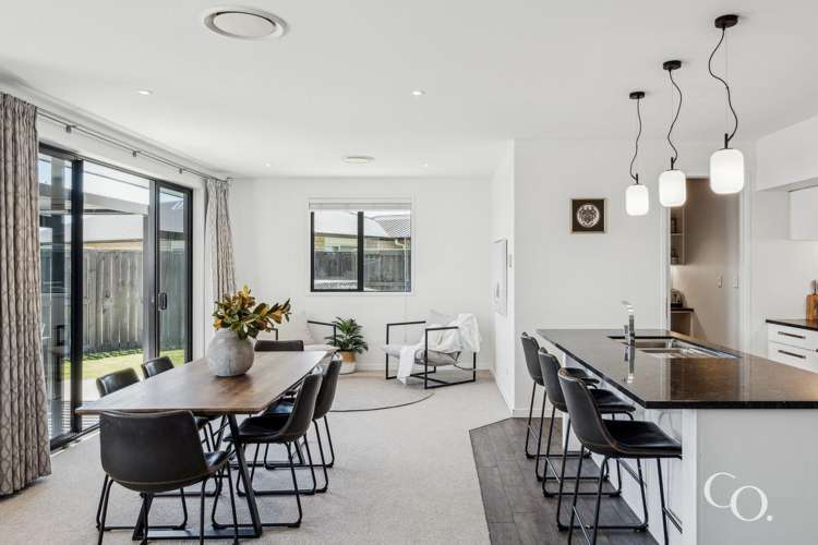 51 Kahuparere Crescent Pyes Pa_11