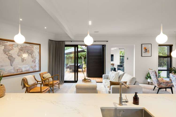 703 River Road Chartwell_8