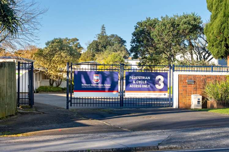 33 Williamson Avenue Belmont_41