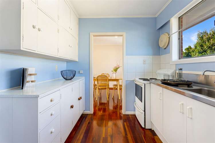 2/61 Royal View Road Te Atatu South_18